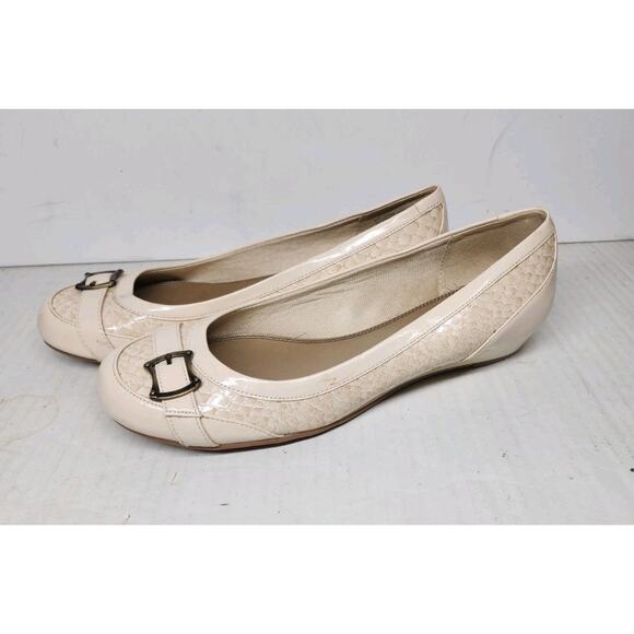 Lifestride Women’s 9M Slip Ons Cream Snake Skin Texture W/ Buckle Low Wedge Heel - Picture 10 of 14